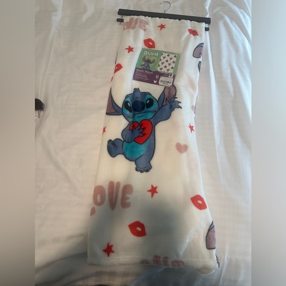 Lilo and stitch valentine blanket - Picture 1 of 1